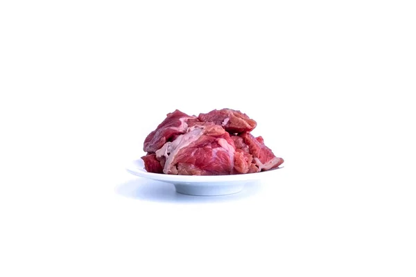 Beyaz Arka Planda Seçici Odaklı Taze Çiğ Biftek — Stok fotoğraf