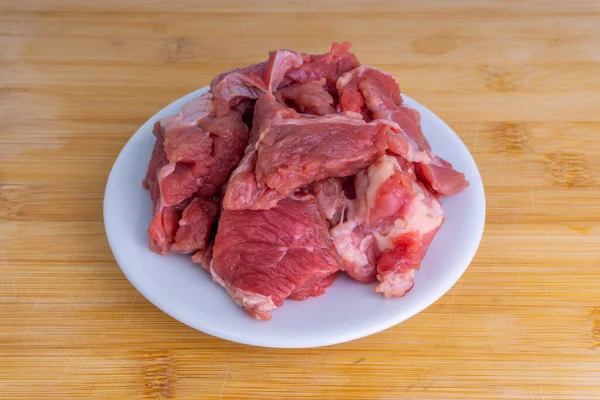 Čerstvé Syrové Hovězí Steak Dřevěném Pozadí Selektivním Zaměřením — Stock fotografie
