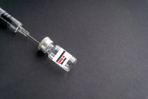 Coronavirus Covid Vaccine Texto Com Seringa Frascos Para Injetáveis Sobre — Fotografia de Stock