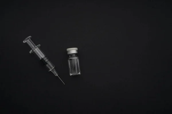 Closeup Syringe Vials Black Background Healthcare Dan Copy Space Concept — Stock Photo, Image