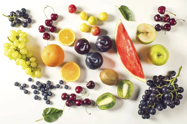 Fruits Mixtes Sur Fond Blanc — Photo