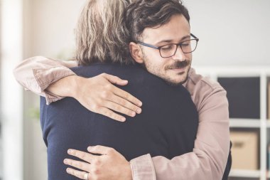 Kendi öz babası oğlu hugs