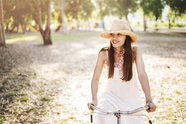 binicilik bisiklet park