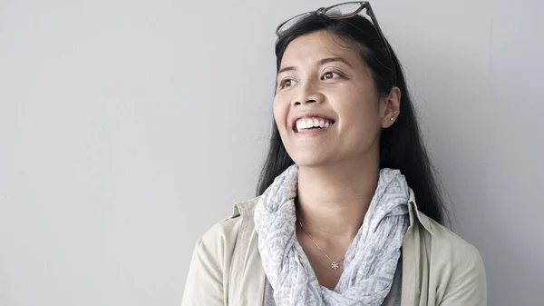 Retrato Mujer Joven Asiática —  Fotos de Stock