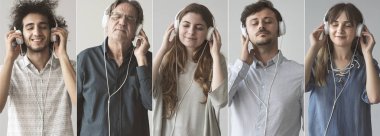İnsanlar kulaklık ile müzik dinlemek