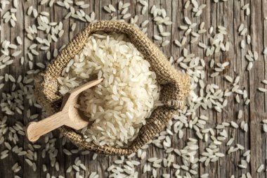 Pirinç çuvalı üst görünümde