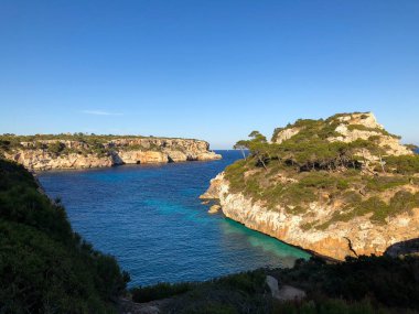 Playa de Formentor Cala Pi de la Posada, Cap Formentor 'da güzel plaj, Palma Mallorca, İspanya