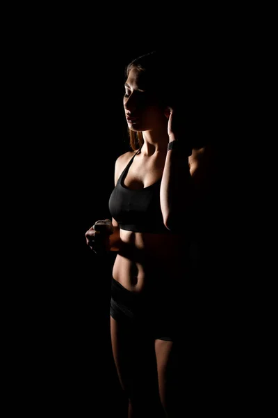 Retrato Rosto Jovem Mulher Usando Fones Ouvido Ouvir Música Ginásio — Fotografia de Stock