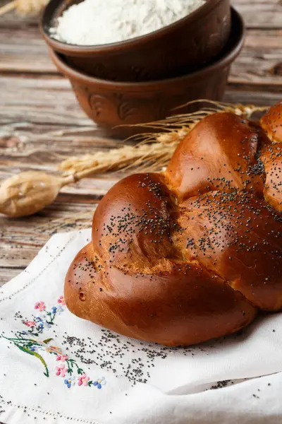 Homemade Jewish Traditional Challah Bread White Napkin Wooden Table — Stock Photo, Image