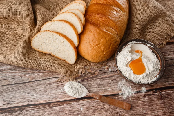 Nahaufnahme Von Selbstgebackenem Brot Bauernbrot Und Weizenspieße Mit Platz Für — Stockfoto