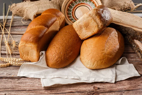 Different Kinds Fresh Bread Background Top View Bakery Gold Rustic — Stock Photo, Image