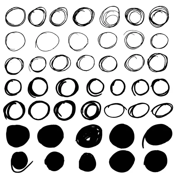 Doodle skizzierte Kreise. Handgezeichnet — Stockvektor