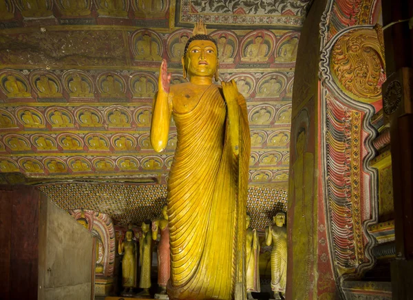 Ancient buddha statue in dambulla — Stock Photo, Image