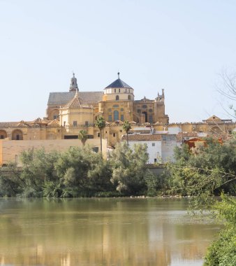 Cordoba kasabası ve nehri