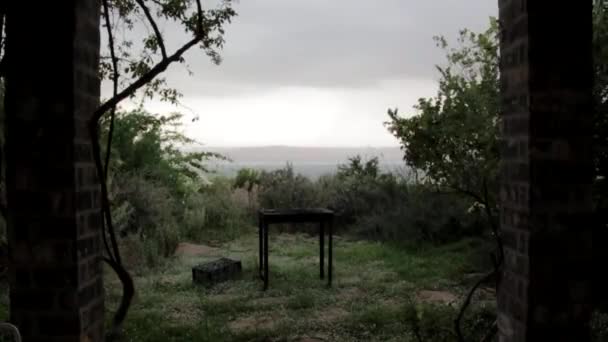 Achtertuin Stormachtig Weer Bewolkt — Stockvideo