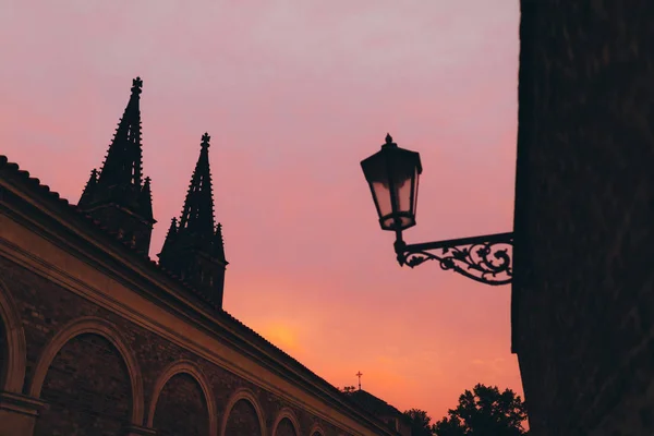 Katedral manzaralı Gece Prag