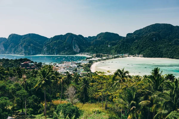 En yüksek noktası Ko Phi-Phi Adası Tayland üzerinden görüntülemek