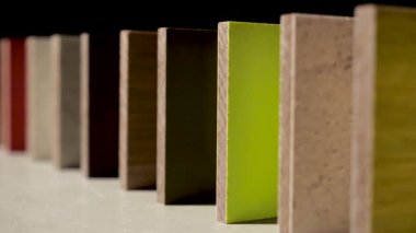 Domino etkisi, sabit tahta Domino adet.