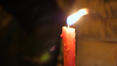 Anma Günü bütün sadık ayrıldı, ölüler için dua. Saf Perşembe. Holly hafta. Hatıra olarak terör, mağduru yanan mumlar terörizmin hareket. Paskalya. Holokost Anma Günü