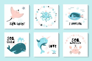 İçinde deniz hayvanları ve deniz ürünleri olan kartlar. Balina, deniz gergedanı, denizanası, vatoz, balık, karuşka, denizyıldızı, ahtapot. Çocuk odası için çocukça parmak izleri, çocuk kıyafetleri, poster, kartpostal. Vektör İllüstrasyonu.