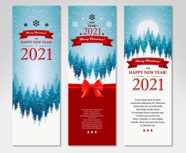 Bir paket mutlu noeller ve güzel kış manzaralı dikey tebrik kartları. Karlı mavi Noel ağacı manzarası. Elle çizilmiş ögelerle vektör illüstrasyonu