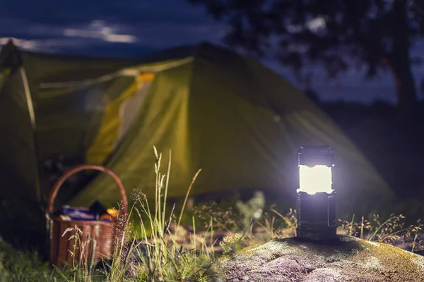 Modern Tourist Lamp Shine Stone Closeup Bokeh — Stock Photo, Image