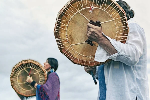 Man Vrouw Sjamanen Drummen — Stockfoto