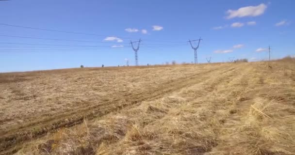 Вежі з проводів — стокове відео