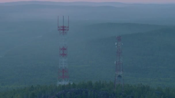 Cell tower on the mountain — Stock Video