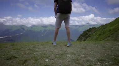 Adam Dağları görünüyor