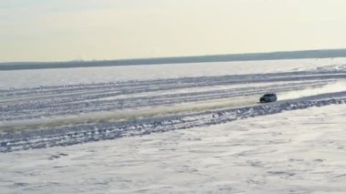 Ralli yarışı araba buz yarışı
