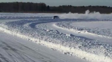Ralli yarışı araba buz yarışı