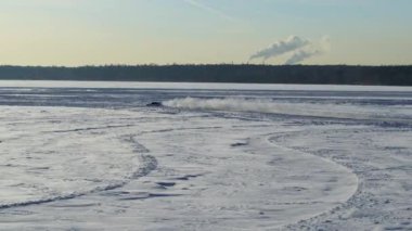 Ralli yarışı araba buz yarışı