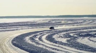 Ralli yarışı araba buz yarışı