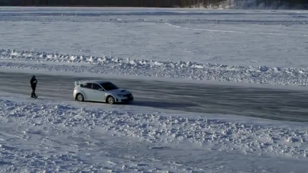 Rally Racing Car Carreras de hielo — Vídeos de Stock