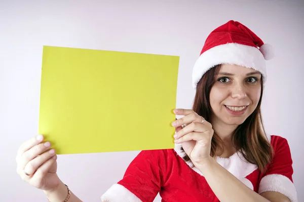 Menina Terno Papai Noel Com Sinal Fundo Branco Conceito Descontos — Fotografia de Stock