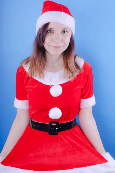 Retrato Una Joven Vestida Santa Claus Sobre Fondo Blanco Feliz —  Fotos de Stock