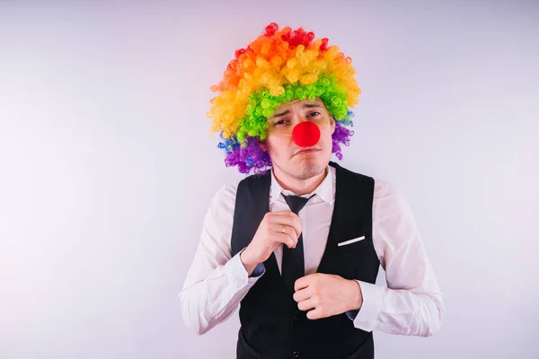 Büroangestellte Mit Clownsperücke Clown Konzept Bei Der Arbeit Geschäftsmann Mit — Stockfoto