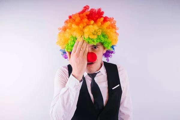 Pracownik Biurowy Peruce Klauna Koncepcja Clown Pracy Biznesmen Peruka Clown — Zdjęcie stockowe