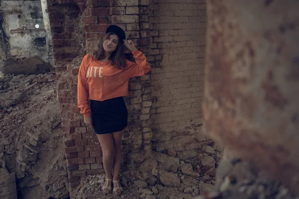 Portrait Teenage Girl Posing Abandoned Building — Stock Photo, Image