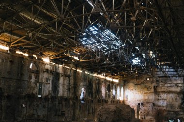 Eski fabrika binası 19. yüzyıl yok, binayı terk