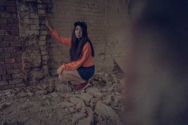 Portrait Teenage Girl Posing Abandoned Building — Stock Photo, Image