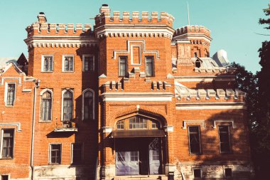 Eski fabrika binası 19. yüzyıl yok, binayı terk