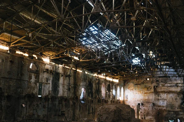 19. yüzyılın terk içeriden bina, fabrika binası eski yok