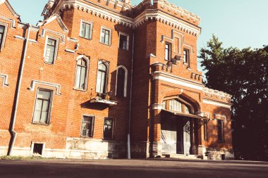 Eski fabrika binası 19. yüzyıl yok, binayı terk