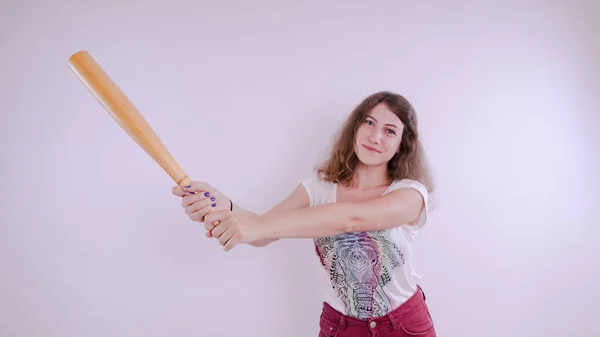 Красива Дівчина Тримає Бейсбольну Кажана Ізольовано Білому — стокове фото