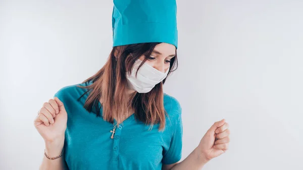 Portrait Une Femme Médecin Souriante Une Infirmière Uniforme Médical Blanc — Photo