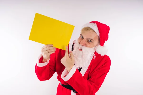 Papai Noel Com Uma Placa Fundo Branco Conceito Descontos Vendas — Fotografia de Stock