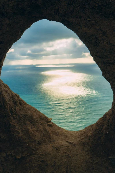 Looking Sunset Hole Rocks Close Hole Rock View Ocean Travel — Stock Photo, Image