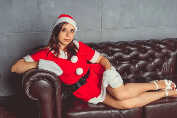 Симпатичная Девушка Костюме Санта Клауса Новым Годом Рождеством — стоковое фото